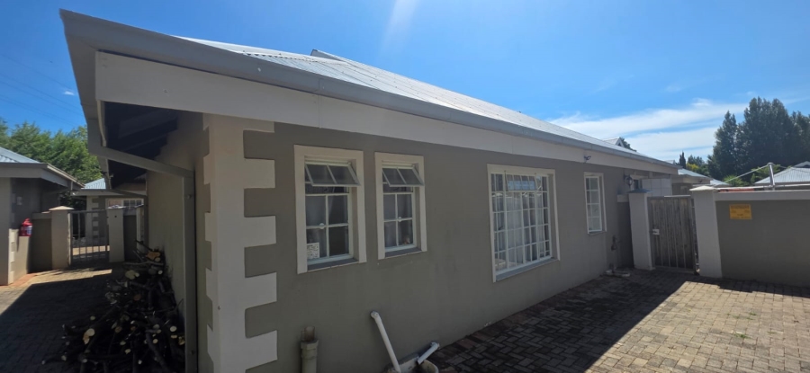 3 Bedroom Property for Sale in Kannoniers Park North West